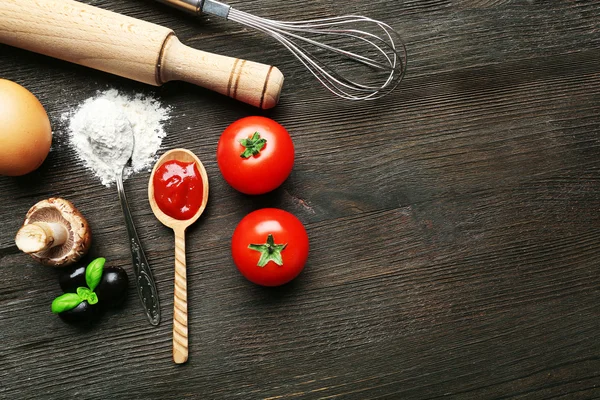 Ingredientes para cozinhar pizza — Fotografia de Stock