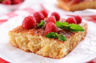 Ahududu ile taze pasta