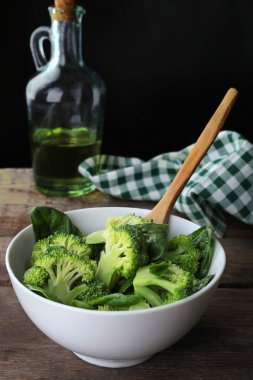 Ispanaklı taze brokoli