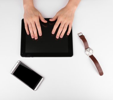 El dijital tablet kullanma