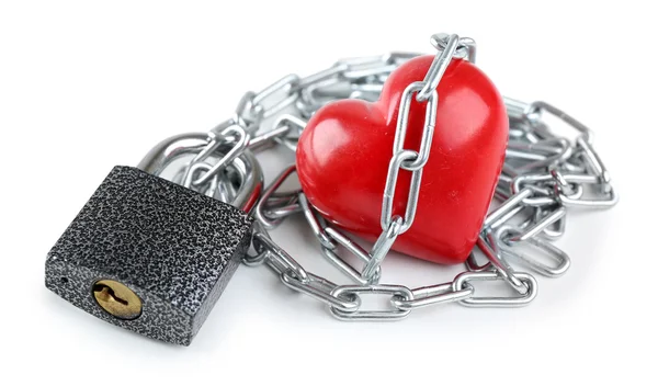 Forma de corazón con cadena metálica — Foto de Stock