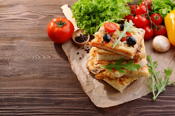 Delicious homemade pizza on table close-up — Stock Photo, Image