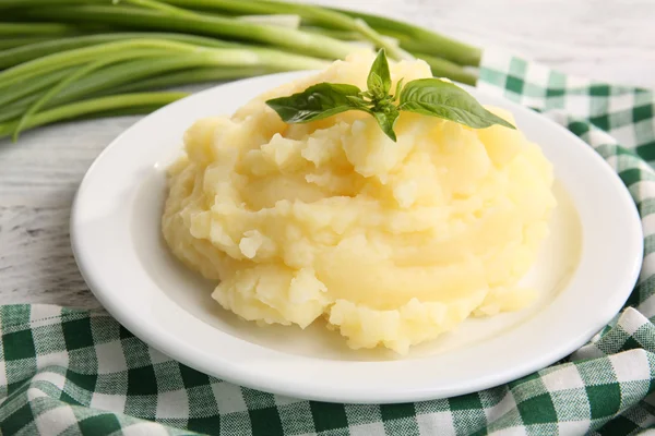 Purê de batatas em prato — Fotografia de Stock