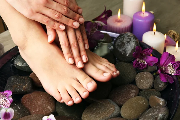 Female feet at spa — Stock Photo, Image