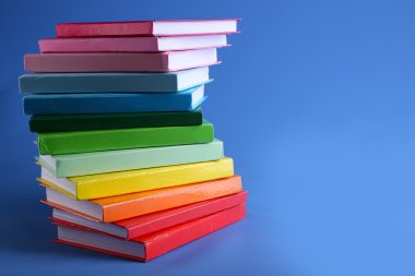 yığın renkli kitap