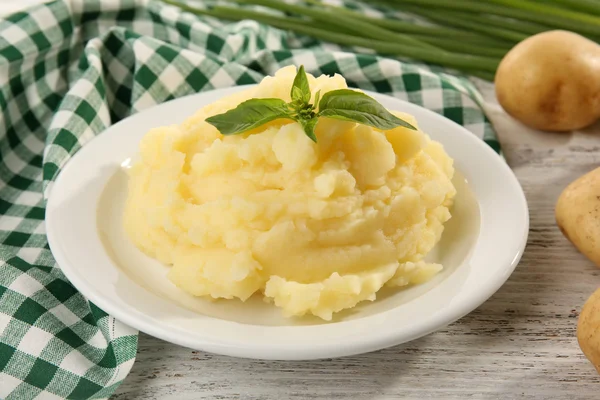 Purê de batatas em prato — Fotografia de Stock
