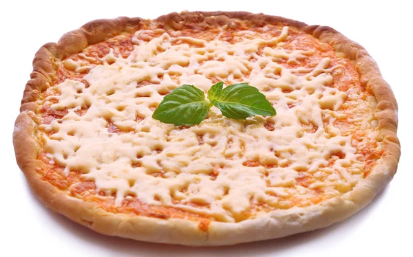 Pizza de queijo com manjericão — Fotografia de Stock