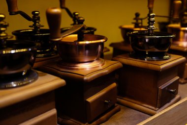 Retro kahve Kızıl raf