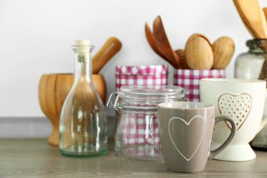 Farklı mutfak eşyaları ile kompozisyon