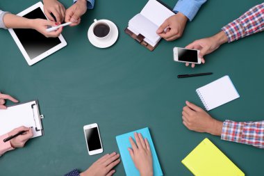 elleriyle çalışma işleminde