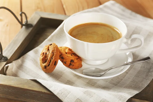 Tasse Kaffee mit Plätzchen — Stockfoto