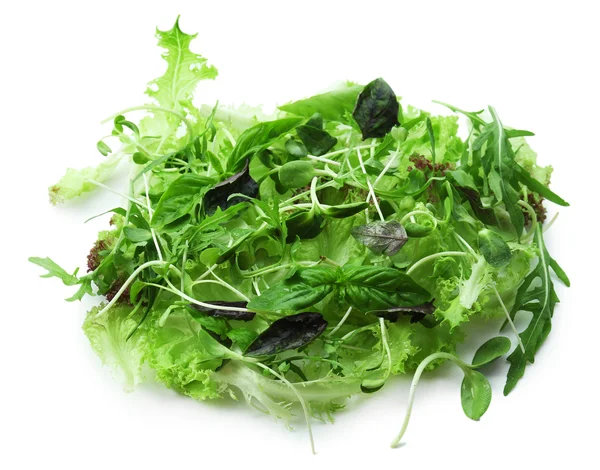 Insalata verde mista fresca isolata su bianco — Foto Stock