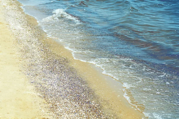 Praia e mar bonito — Fotografia de Stock