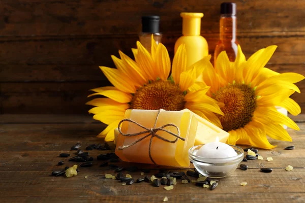 Spa treatments and sunflower — Stock Photo, Image