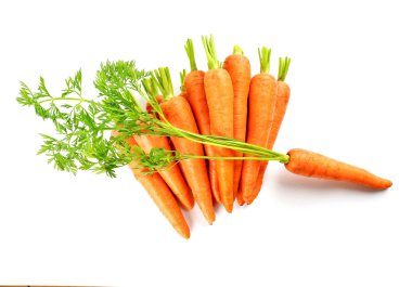 Beyaz izole olgun taze havuç