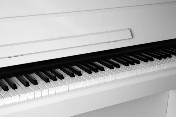 Teclado de piano fechar — Fotografia de Stock