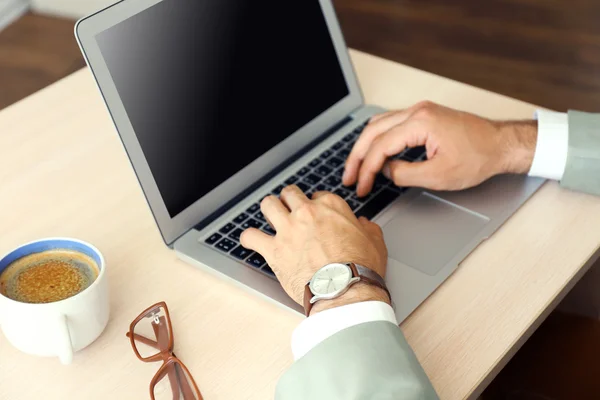 Man working with laptop — Stock Photo, Image