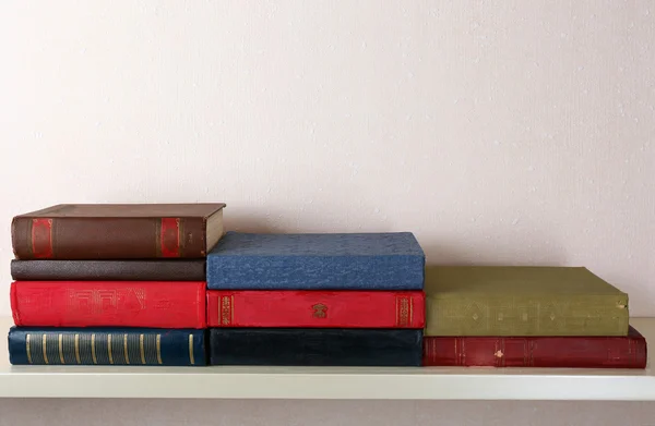 Old books on shelf — Stock Photo, Image