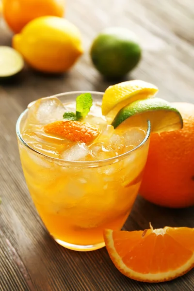 Glass of orange juice — Stock Photo, Image