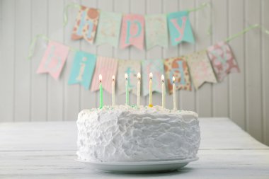 Mumlu doğum günü pastası