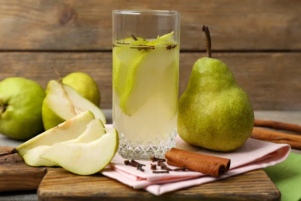 Pear juice with fresh fruits on table close up — Stock Photo, Image