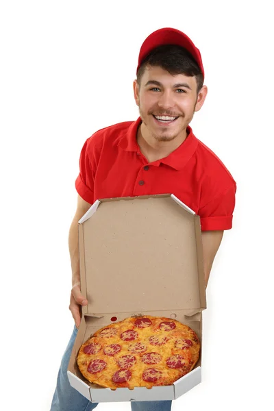 Rapaz de entrega com pizza de papelão — Fotografia de Stock
