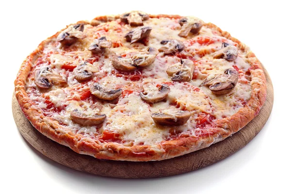 Pizza saborosa com legumes isolados em branco — Fotografia de Stock
