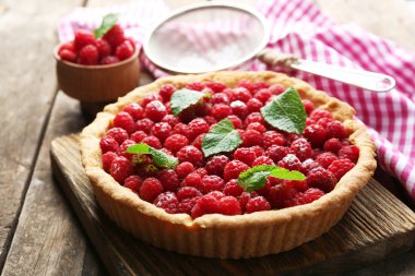 taze ahududu ile tart