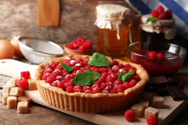 taze ahududu ile tart