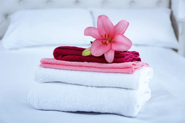 Świeżo wyprane ręczniki puszyste — Zdjęcie stockowe