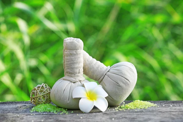 Spa stilleven op houten tafel — Stockfoto