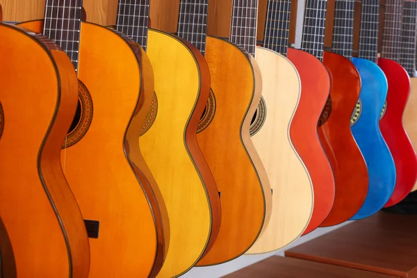 Guitarras em Music Store — Fotografia de Stock