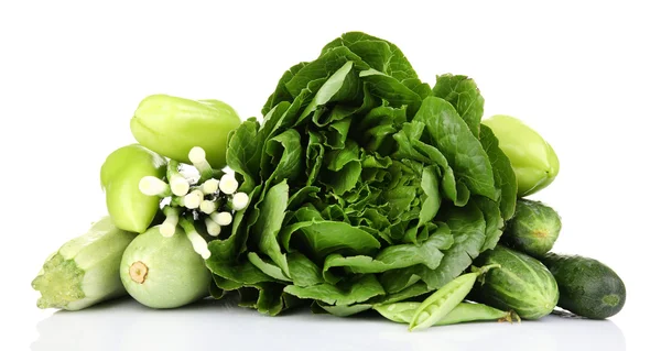 Alça de verduras verdes isoladas em branco — Fotografia de Stock