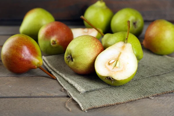 Ripe tasty pears — Stock Photo, Image