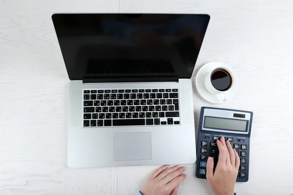 Hands working in office with laptop — Stock Photo, Image