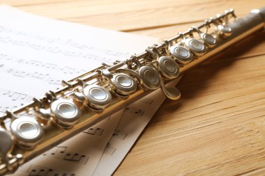 Flüt ve müzik notları