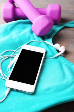 Hareket eden telefon ve kulaklık