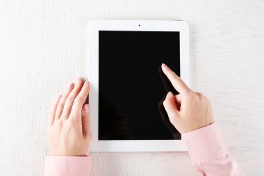 Ofiste çalışan eller