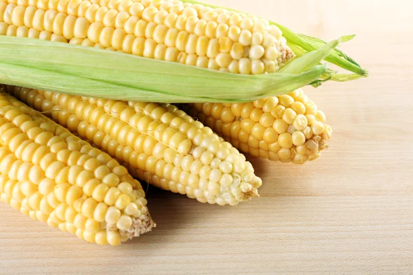 Fresh corn on cobs — Stock Photo, Image