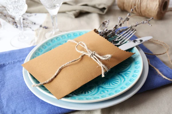 Tabla de ajuste con flores de lavanda — Foto de Stock