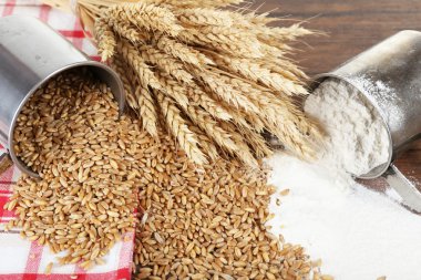 Un ve ahşap masa, closeup buğday