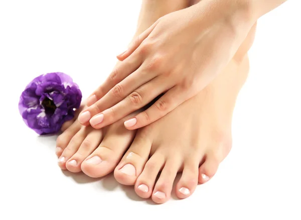 Vrouwelijke voeten bij spa pedicure procedure — Stockfoto