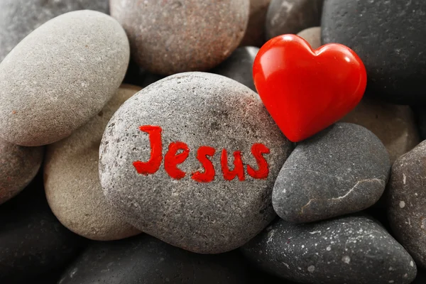 Pebbles com inscrição Eu amo Jesus — Fotografia de Stock