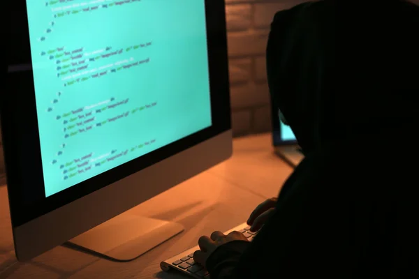 Hacker a számítógép és laptop — Stock Fotó