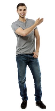 Yakışıklı genç adam.