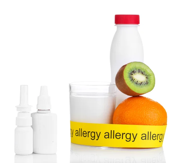 Aliments allergènes isolés sur blanc — Photo