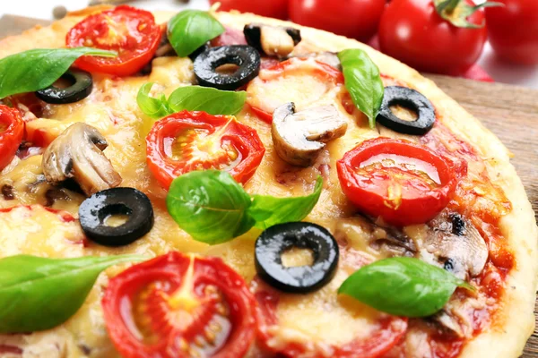 Tasty pizza with vegetables — Stock Photo, Image