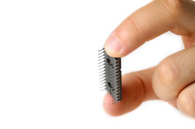 Erkek parmak mikroçip holding