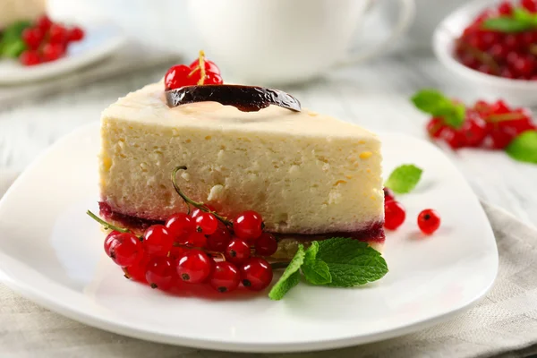 Délicieux gâteau au fromage aux baies — Photo