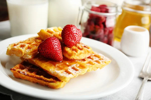 Süße hausgemachte Waffeln — Stockfoto